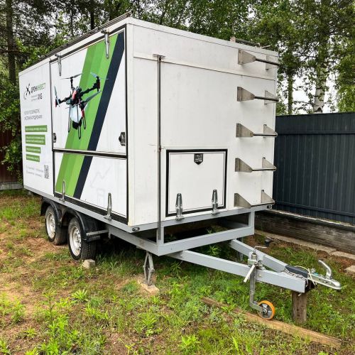 Сельскохозяйственный дрон с дополнительным оборудованием