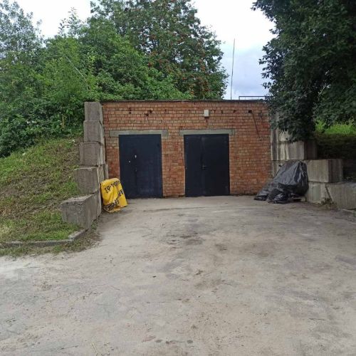 Склад ЛВЖ и ГСМ станции технического обслуживания общей площадью 32 кв. м; трансформаторная подстанция общей площадью 47 кв. м; наружные инженерные сети имущественного комплекса