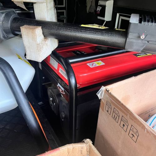 Сельскохозяйственный дрон с дополнительным оборудованием