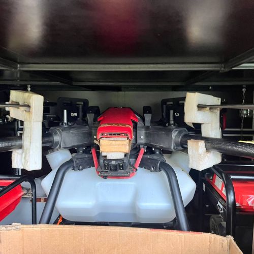 Сельскохозяйственный дрон с дополнительным оборудованием